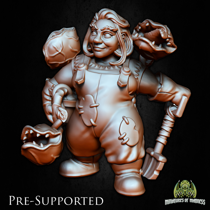 Daernia Thorner Gardener Female Dwarf  - 28mm or 32mm Miniatures of Madness Mini Villagers