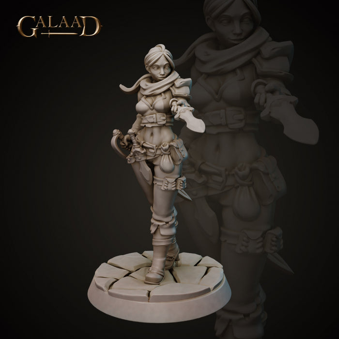 Female Bandit Robber Rogue Thief - 28mm or 32mm Miniatures - Bandits