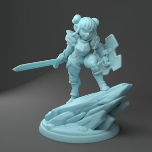 Gnome Female Paladin with Sword 28mm or 32mm Miniatures