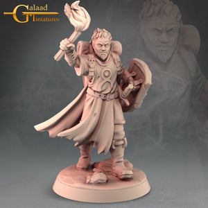 Explorer w/ Shield and Torch - 28mm or 32mm Miniatures