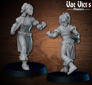 Female Pirate Fighting 28mm or 32mm Miniatures