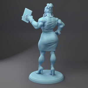 Sexy Female CEO Orc     28mm or 32mm Miniatures